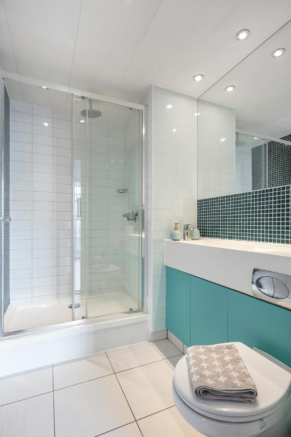 Stunning Apartment With Underground Parking! Londres Exterior foto