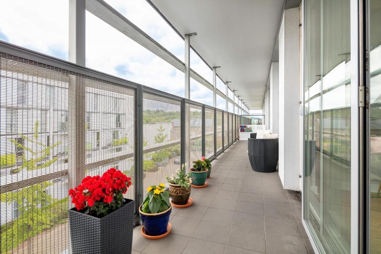 Stunning Apartment With Underground Parking! Londres Exterior foto